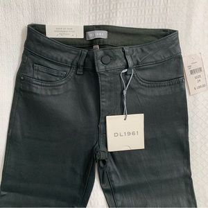 DL1961 Emma Low-Rise Coated Skinny Jeans Ivy NWT Size 24